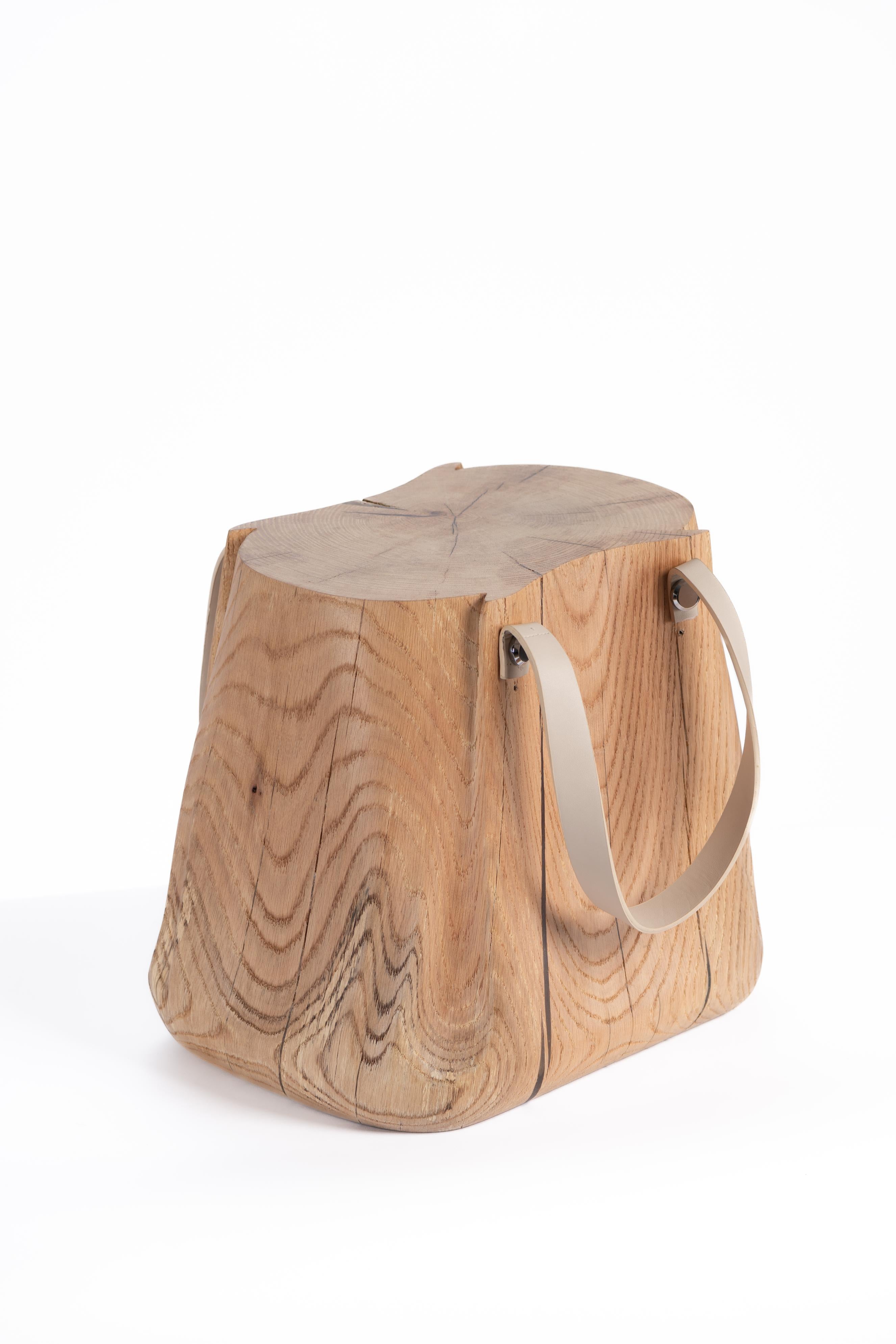 مزهرية خشبية على شكل دمعة