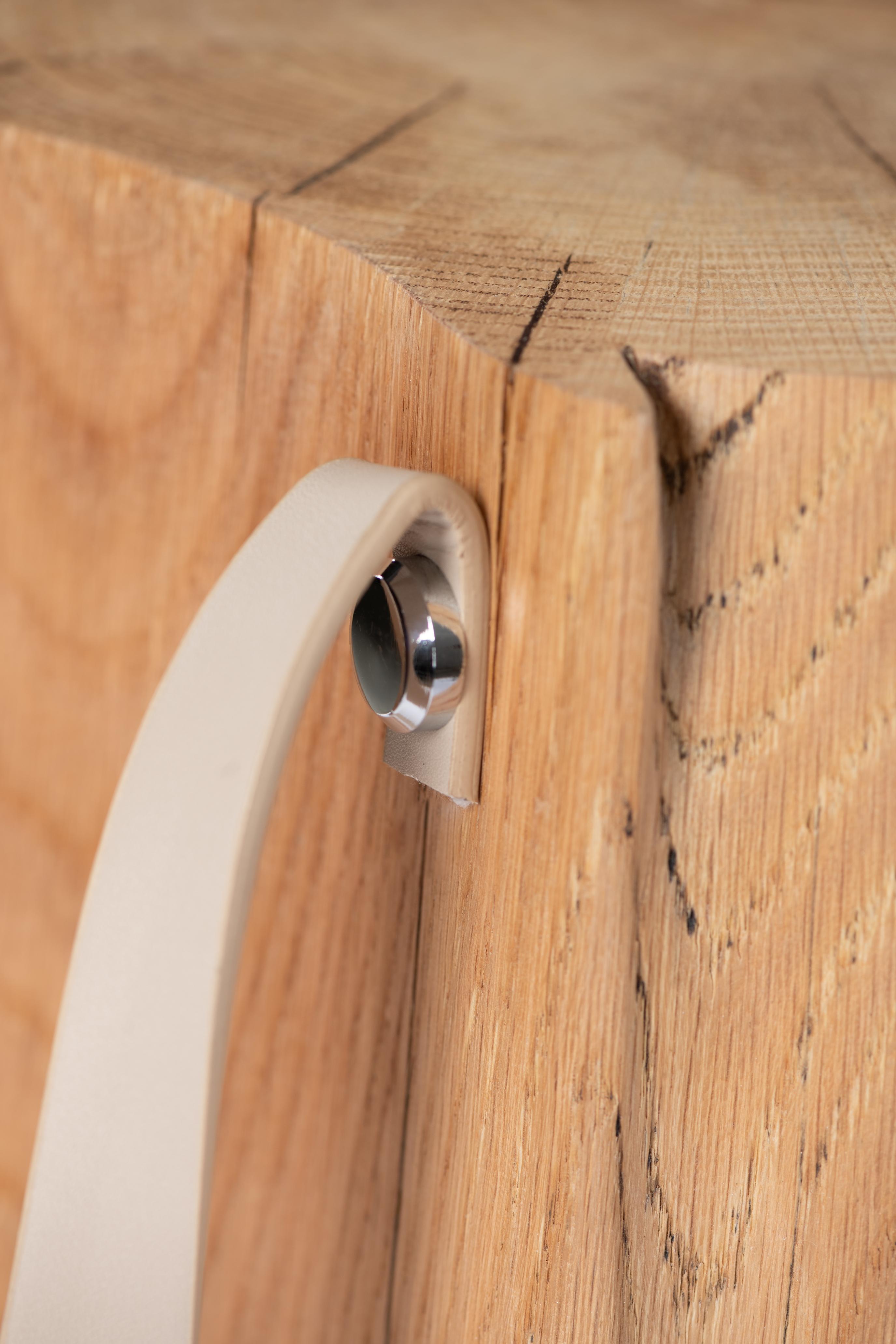 مزهرية خشبية على شكل دمعة