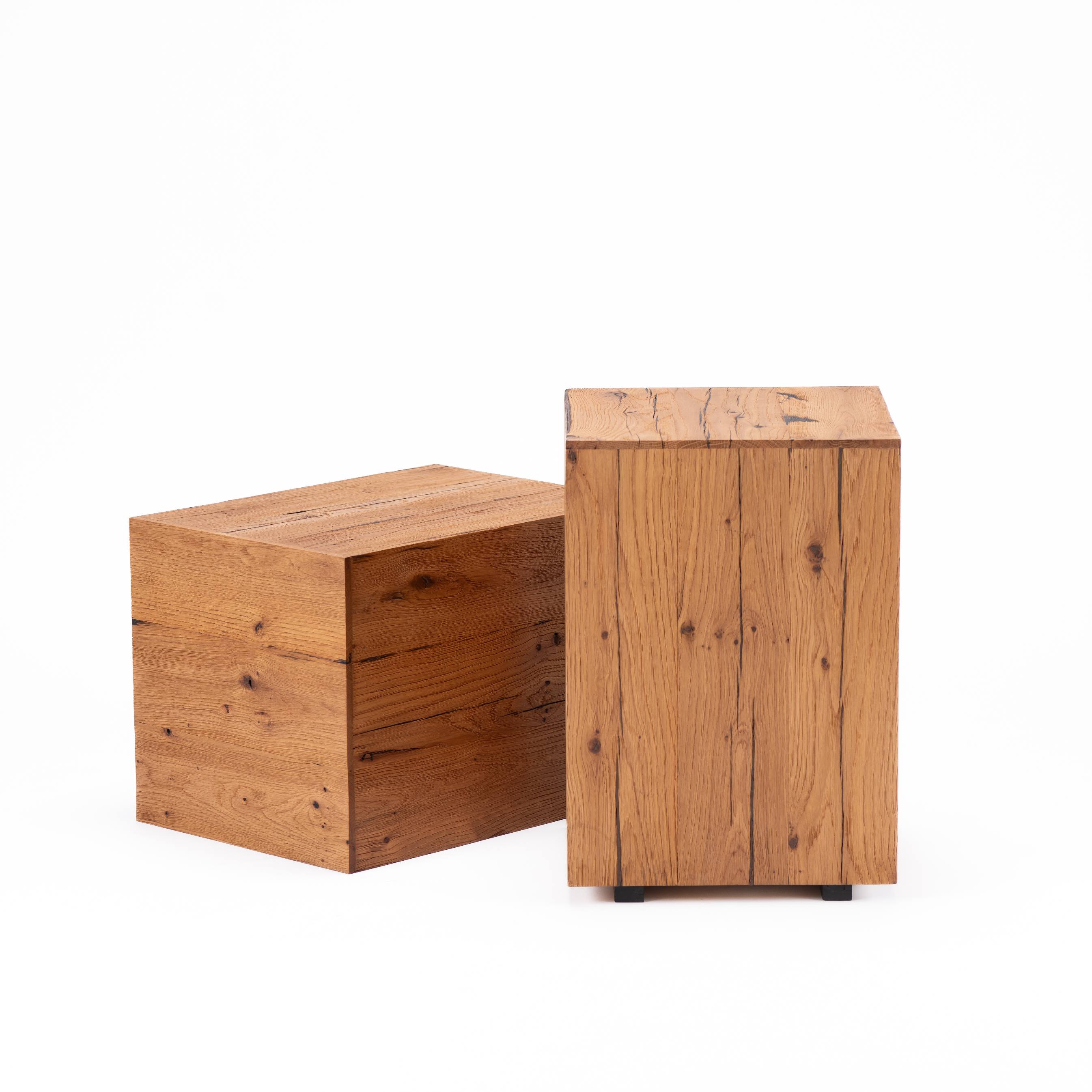 Reclaimed Oak Side Table-flitch and grain